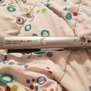 Paul Mitchell ProTools Hair Straightener